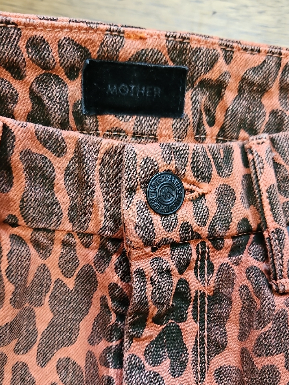 🧡🖤🧡MOTHER Coral Leopard-Print Skinny Jeans - Picture 6 of 17